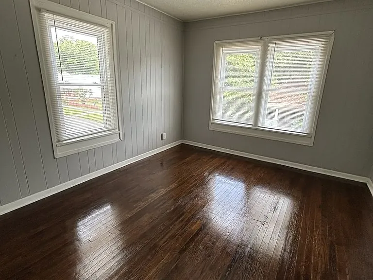 201 W Washington St — Photo 9
