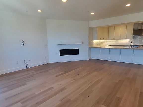 Waterline Homesite 810 Great Room