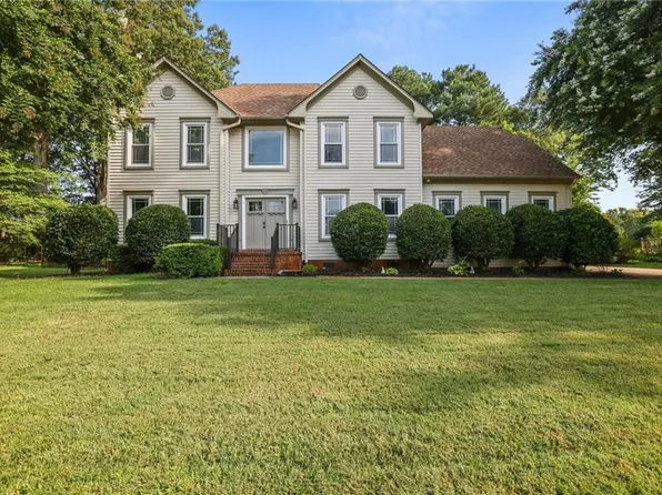 1004 Fairway Dr, Chesapeake, VA 23320
