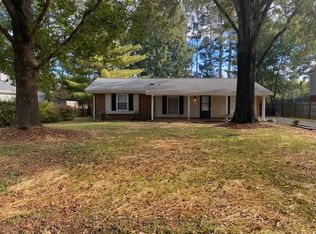 7104 Lake Dr, Matthews, NC 28104
