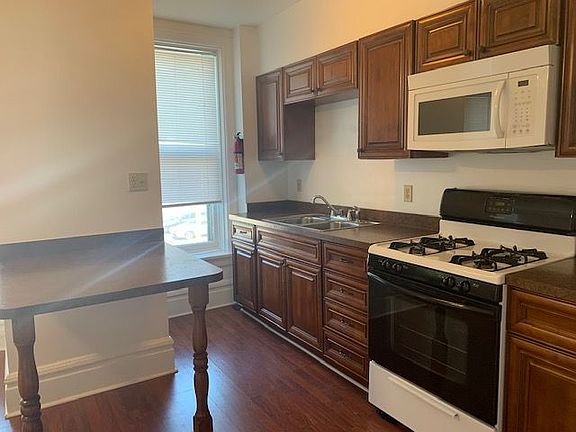 3rd image of 107 Reily St APT 4