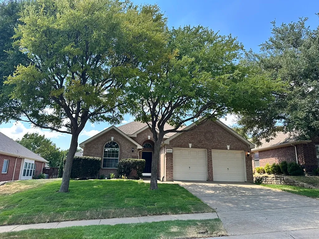 2508 Canyon Bay — Photo 1