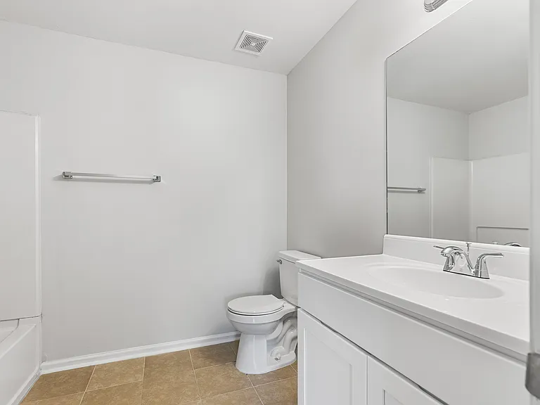 King George Apartments — Photo 10