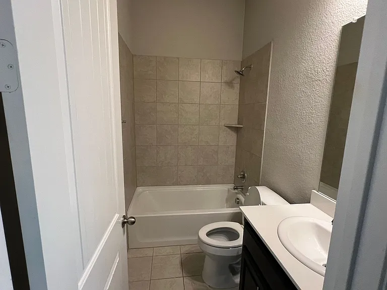 616 Ardath Rd — Photo 6