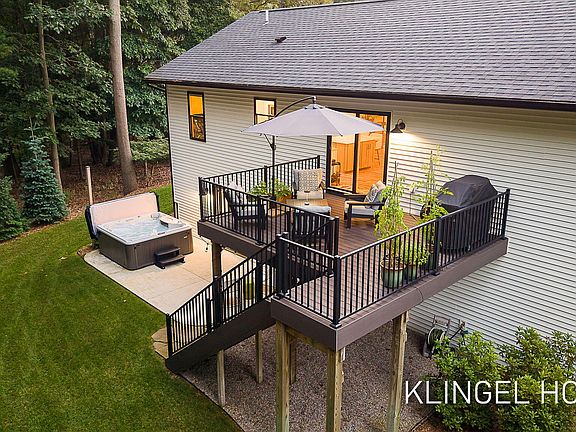 3rd image of 3946 Easthill Ct