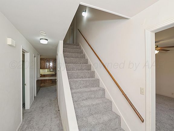 4th image of 2816 Lloyd Dr