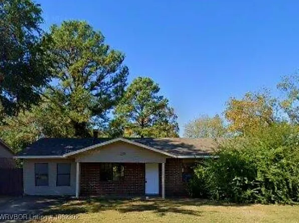 106 S 43rd St, Van Buren, AR 72956