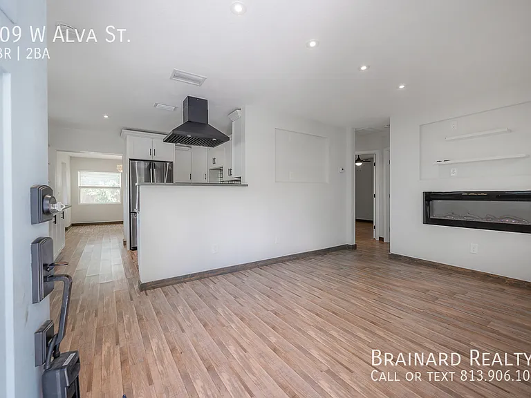 309 W Alva St — Photo 2