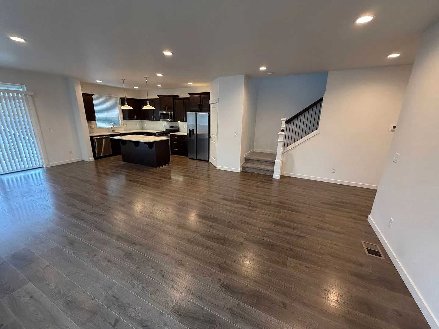 Newer Construction 4 Bedroom in SE Hills — Photo 3