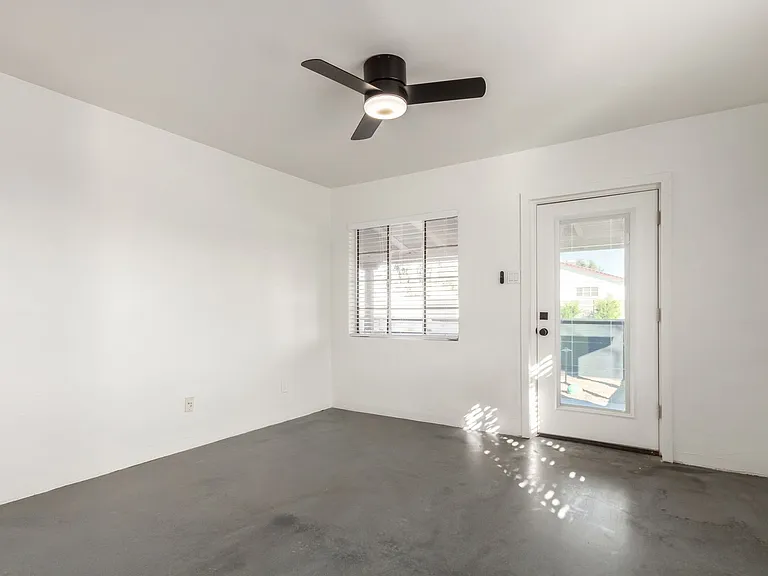 2452 E. Amelia Ave. — Photo 18