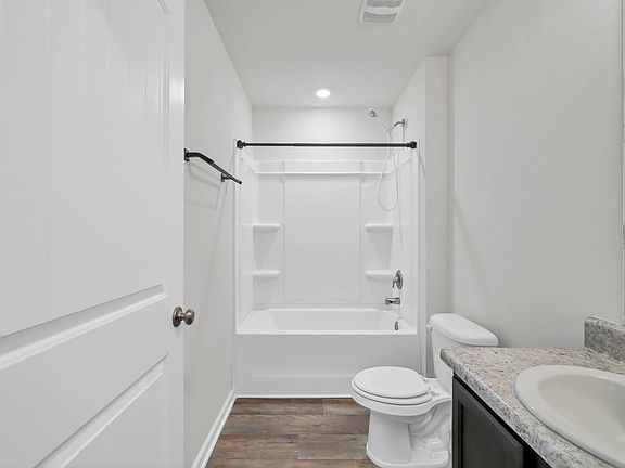 5th image of 1035 Limpkin St