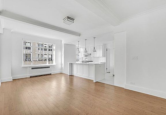 3rd image of 25 W 81st St #9D