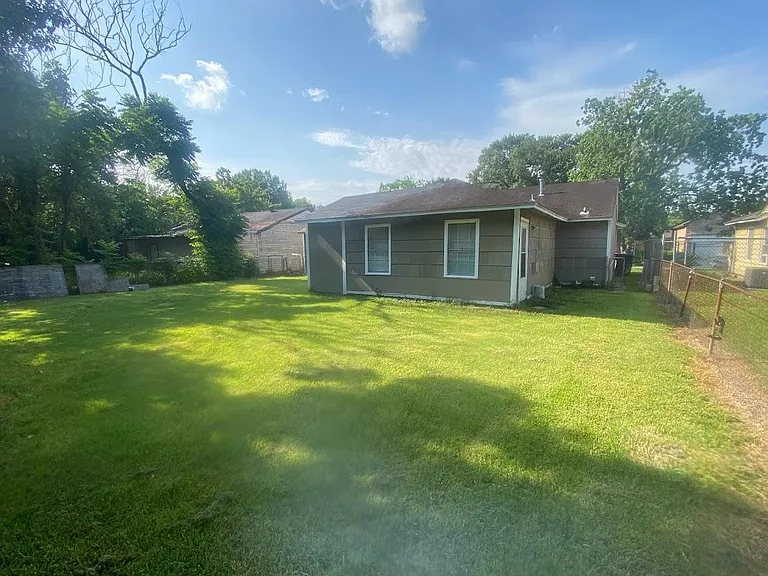 5607 Belmark St — Photo 3