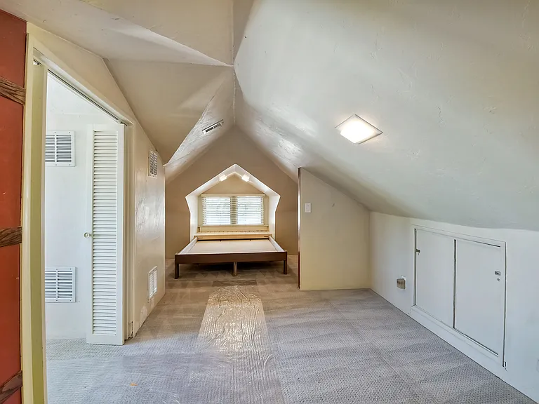 6857 Mohawk St — Photo 11