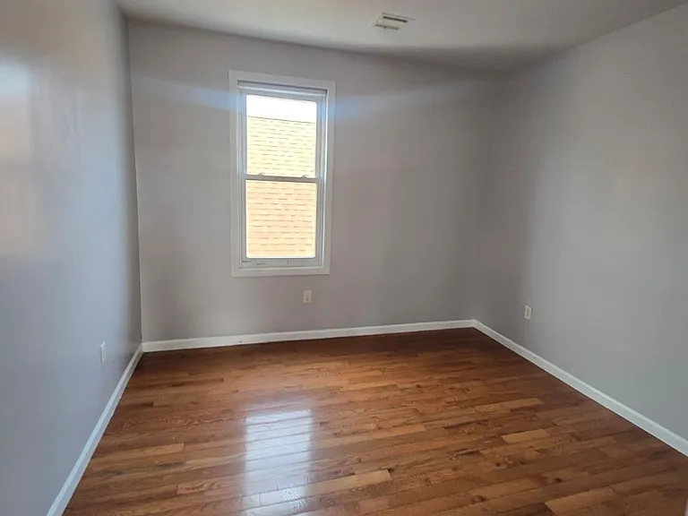 550 Garfield Ave #3A — Photo 9