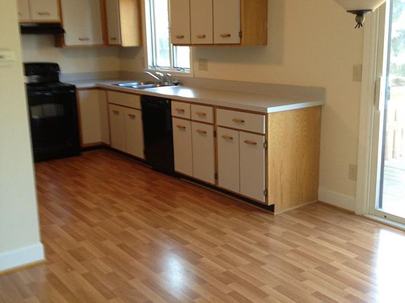 3rd image of 15 Vista View Dr