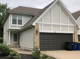 10816 W 115th Ter, Overland Park, KS 66210