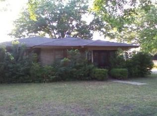 500 Walker St, Smithville, TX 78957