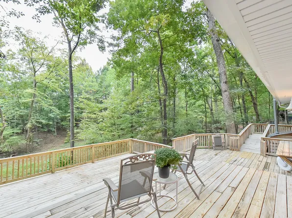 128 Dixie Dr, Chapel Hill, NC 27514