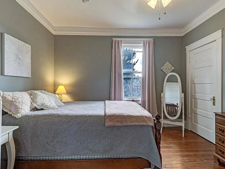 519 S 4th St — Photo 12
