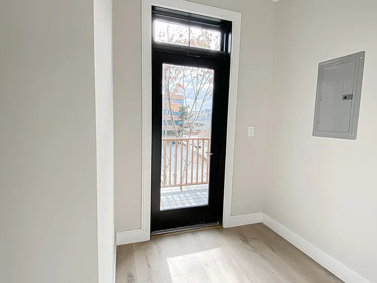 157 Everett St #309 — Photo 8