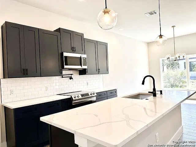 102 George Erath — Photo 5