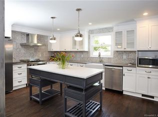 41 W Parish Rd, Westport, CT 06880