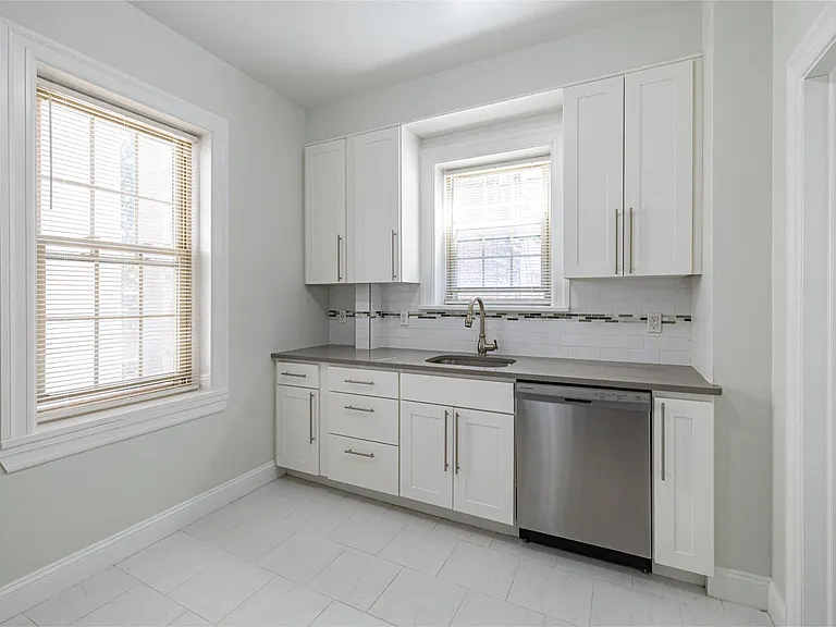 128 Broad Street Apartments — Photo 22