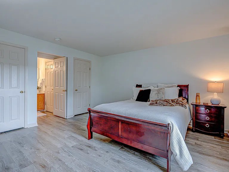 100 Northridge Dr #9 — Photo 20