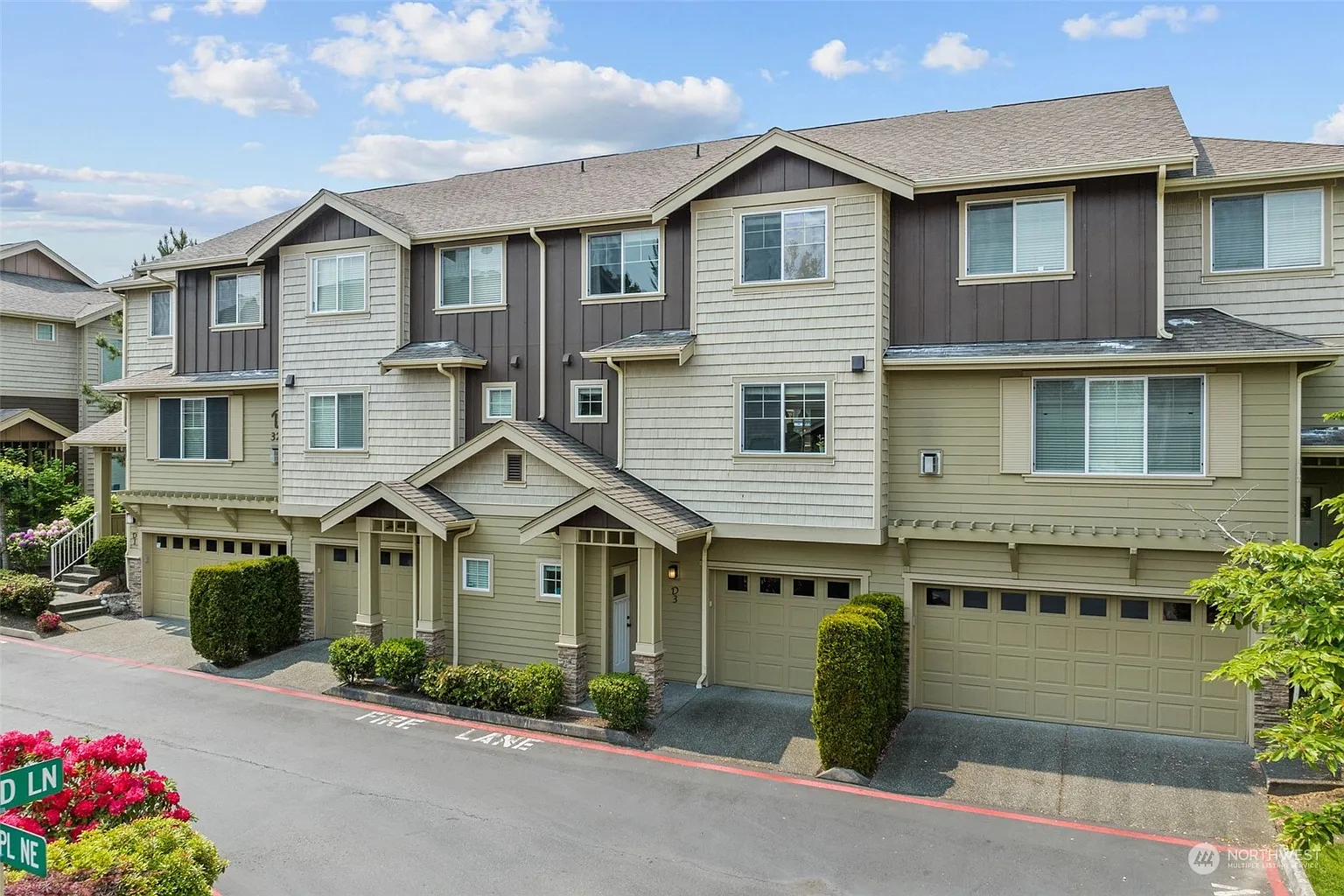 325 Chelan Place NE #D-3 photo 1