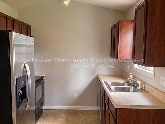 5th image of 6017 Friendship Ln
