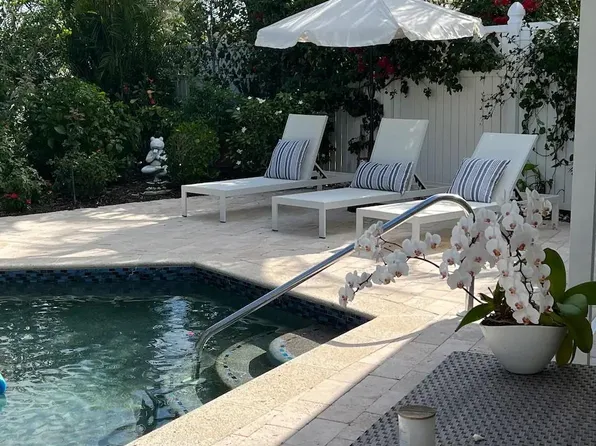 699 104th Ave N, Naples, FL 34108