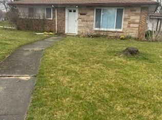348 Shabbona Dr, Park Forest, IL