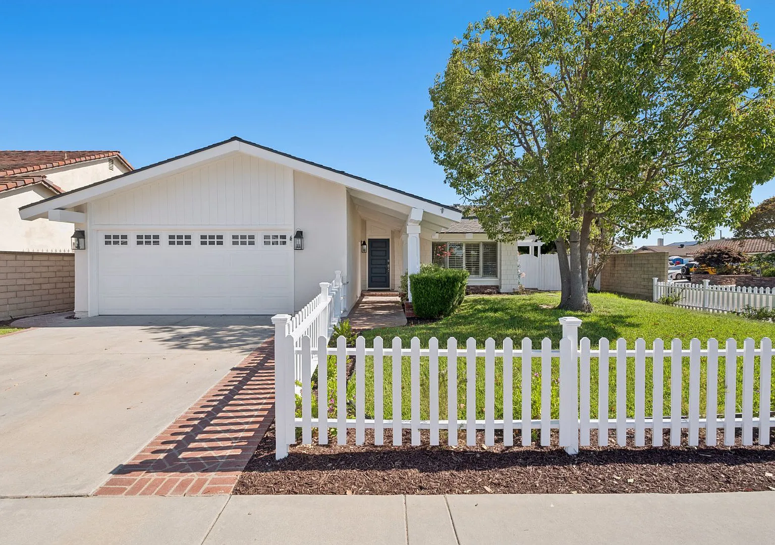 3 Bedroom Home with Spacious Backyard in Huntington Beach — Photo 1