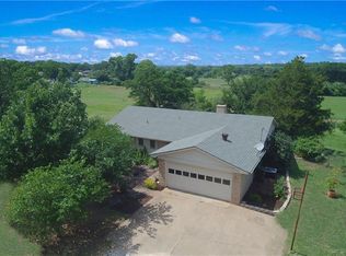 300 Jonah Rd, Kennedale, TX 76060