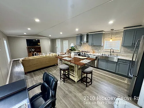2110 Hickory Grove Rd Photo 1