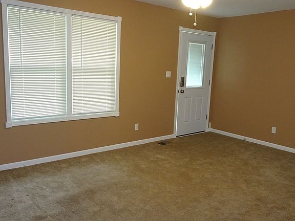 5th image of 606 W Winthrop St