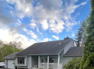 83 Johnson Rd, Latham, NY 12110