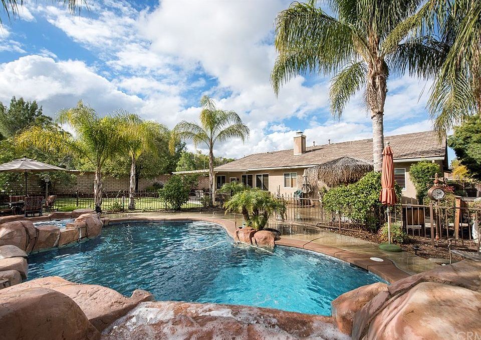 1st image of 3247 Tamarisk Ln