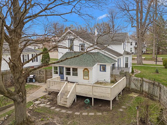 2nd image of 79 Budlong St