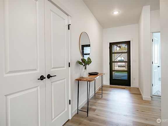 3rd image of 2841 Hazelwood Drive