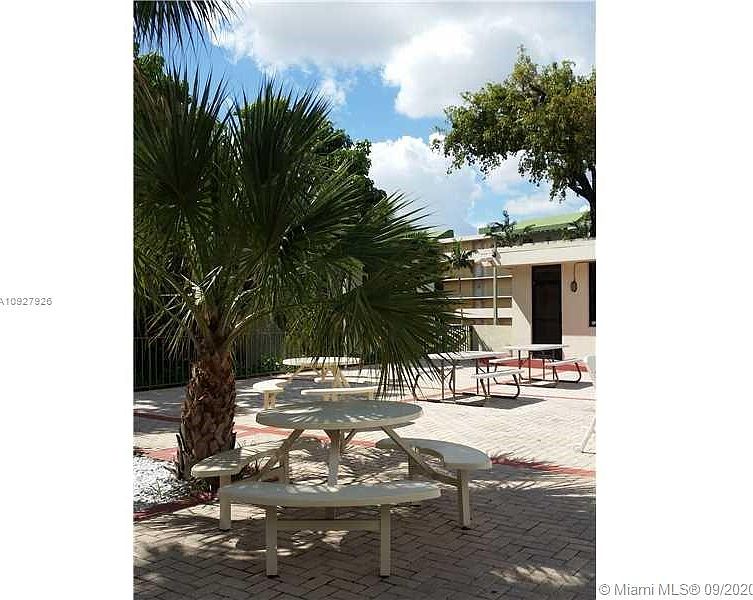 2nd image of 8820 Fontainebleau Blvd APT 511
