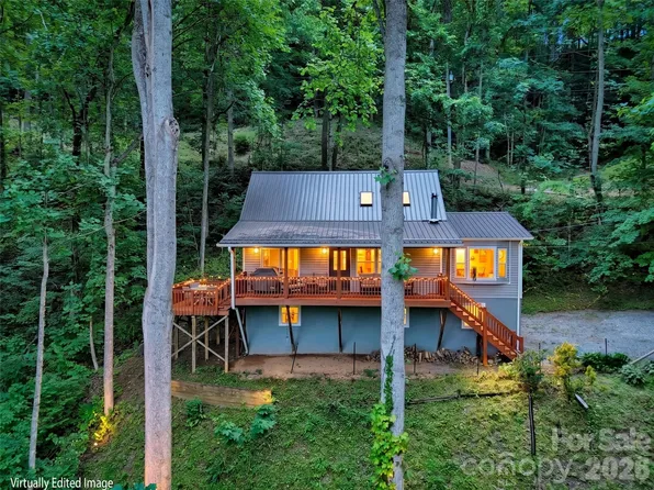 245 Greenview Dr, Maggie Valley, NC 28751