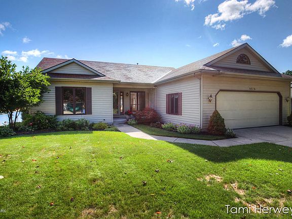 3rd image of 8516 Corsica Dr