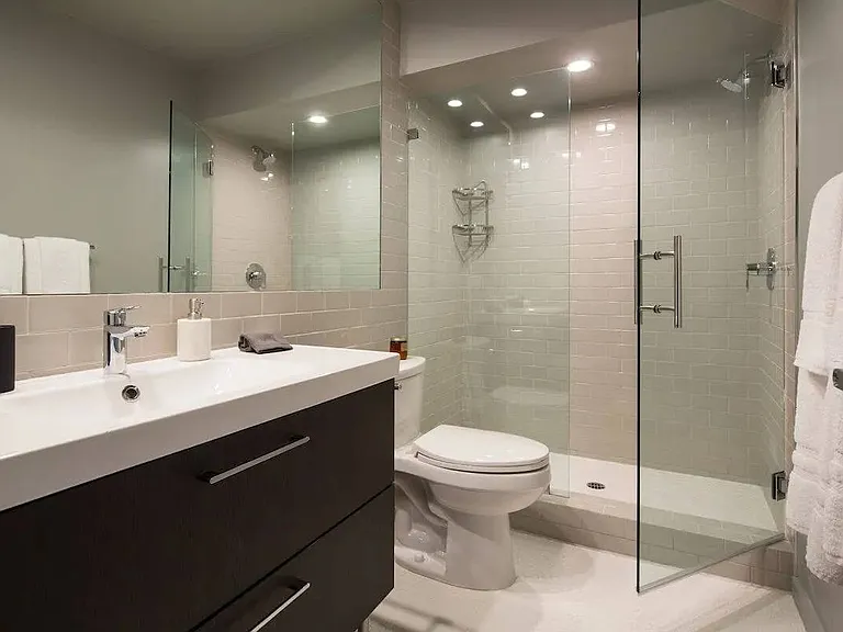 888 Hilgard Ave — Photo 8
