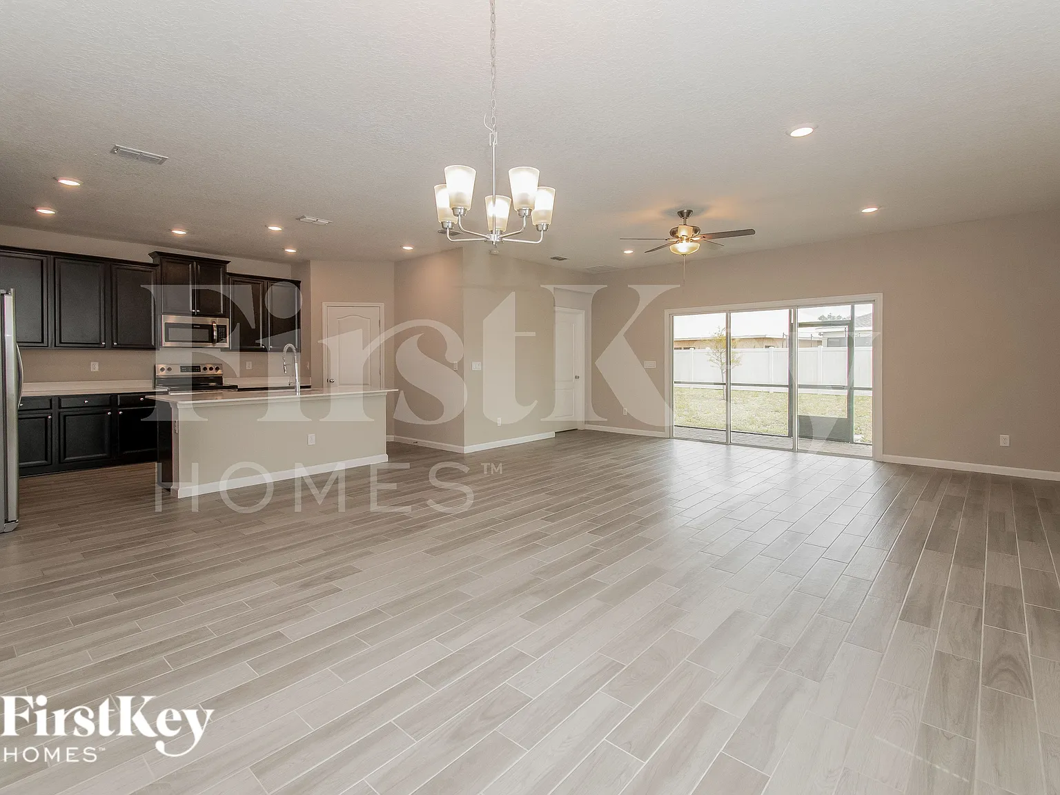 4 bed, 3.0 bath, 2006 sqft, $2,315 — Photo 4