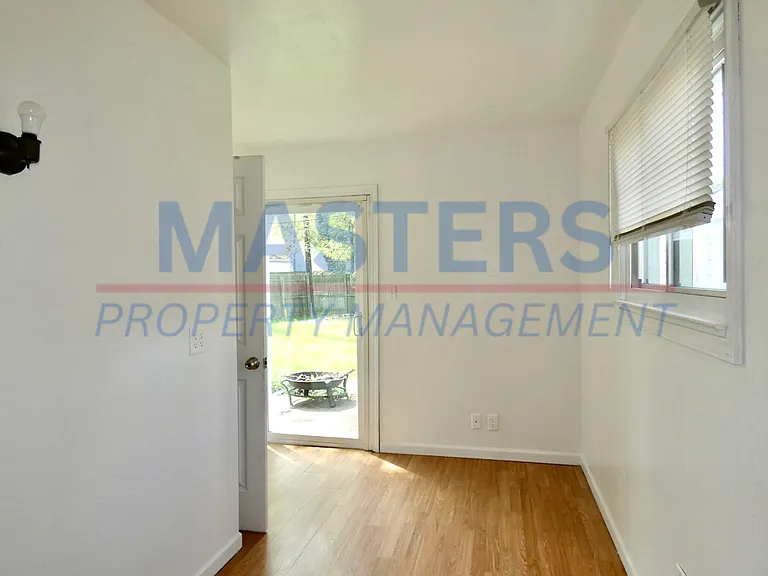 3907 Donegal Ln — Photo 13