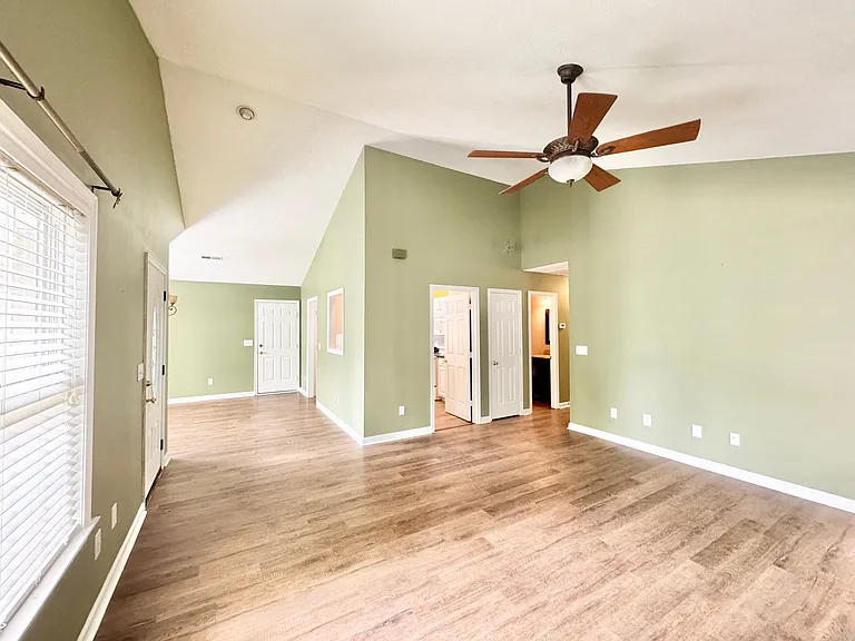 3529 Bent Trace Dr — Photo 4