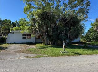 1002/1004 Southdale Rd, Fort Myers, FL 33919