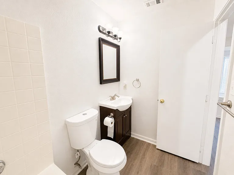 515 Haymarket Dr — Photo 10